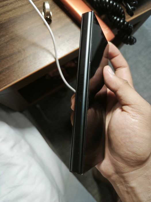 Galaxy Fold 6 Carbon 12/256, сотилади