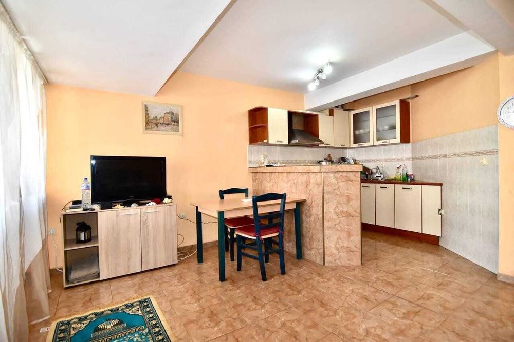 Продава се Двустаен апартамент в Пловдив, Център - 71 кв.м за 2113 €/кв.м - Снимка #1