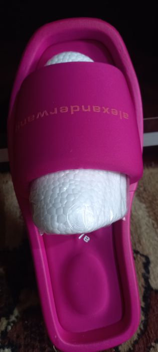 Летние кожаные шлепки