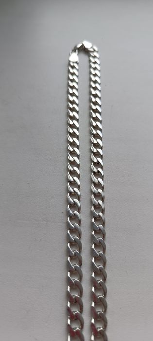 Продам цепь серебряную.
