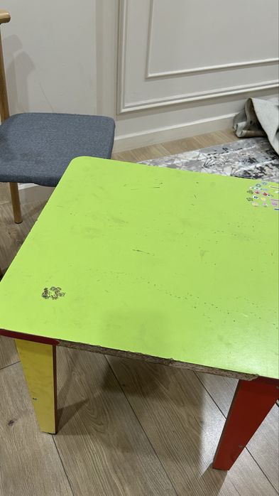 Стол и стульчики