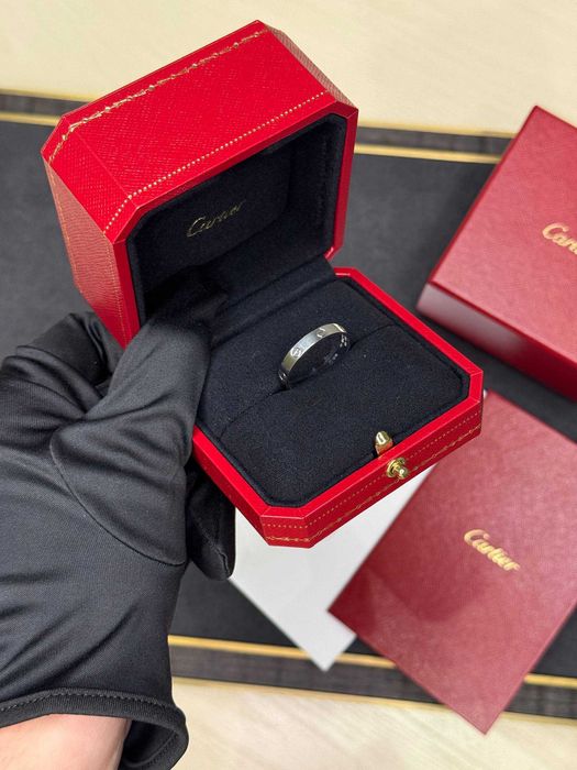 Кольцо Cartier Love small model white gold