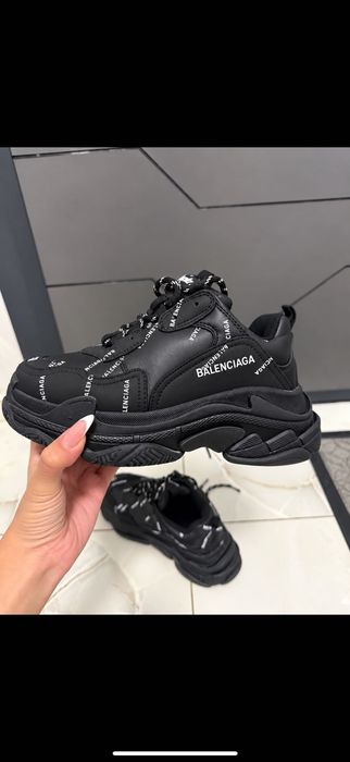 Balenciaga Triple S черни маратонки размер 37