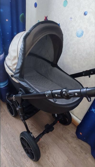 Продам коляску 2 в 1