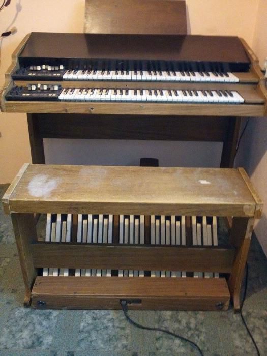 Електронен орган KORG