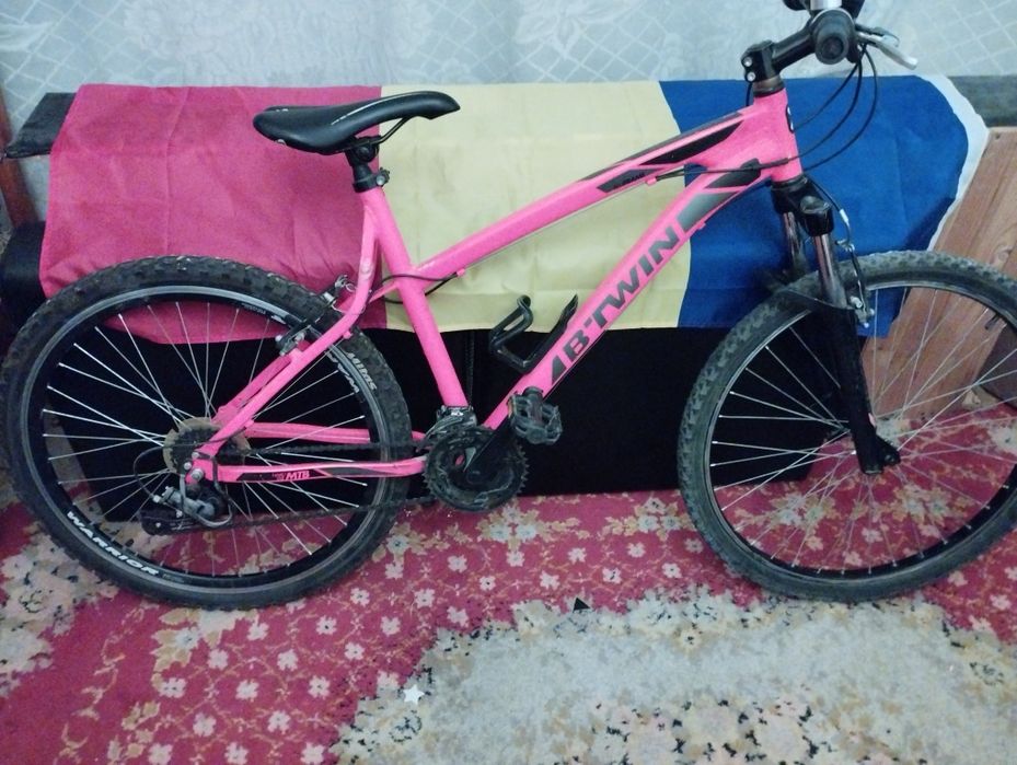 Bicicleta B'TWIN, portocalie, roti 24"