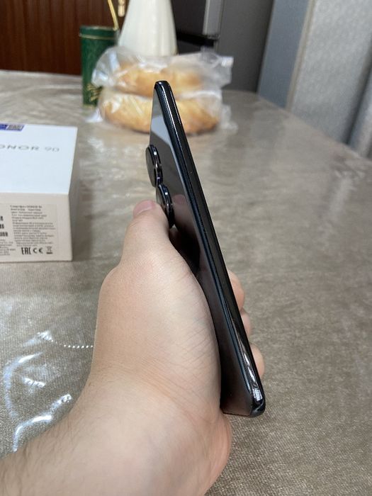 Huawei Honor 90 12/512 GB ideal Korobka Dokument arzon narxda