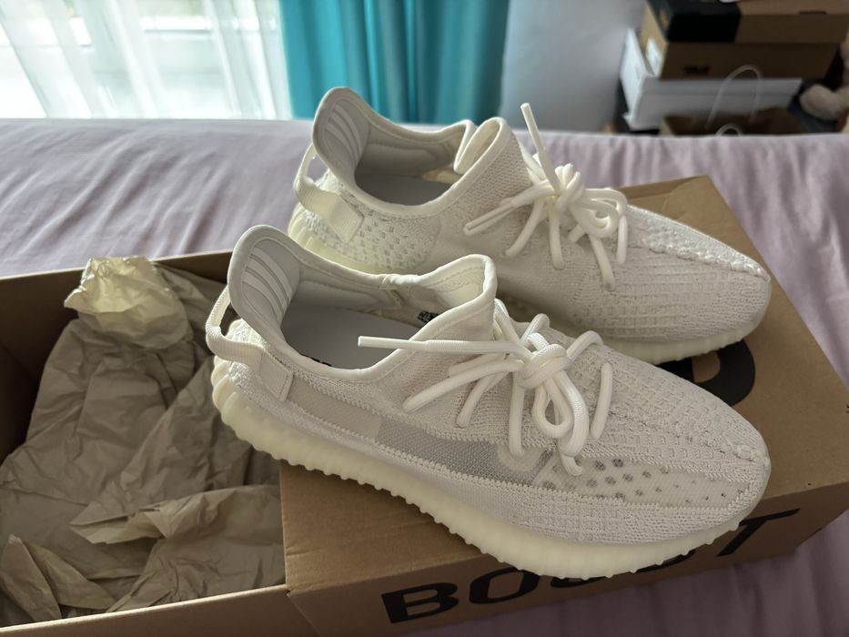 Yeezy originali albi, noi in cutie, marimea 41 1/3