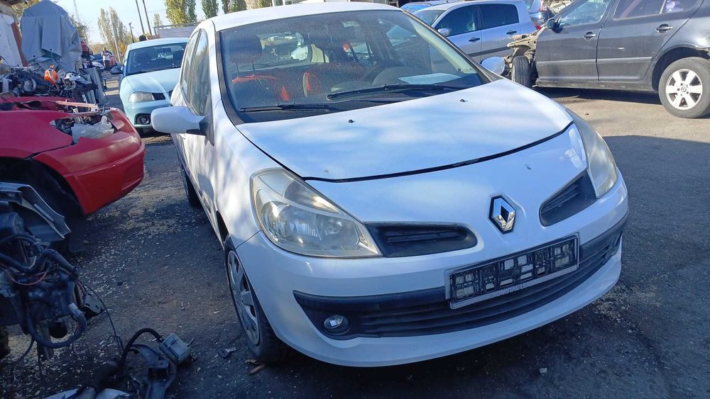 Dezmembrez Renault Clio 3-1.6 Benzina Din 2008 -Cutie Automata-K4M-C8