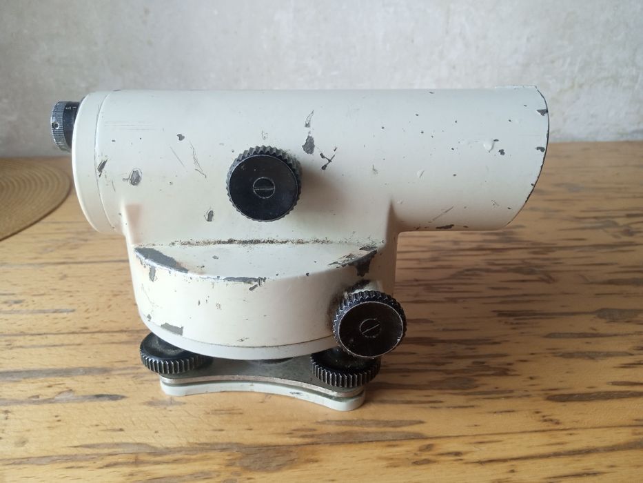 Продам нивелир Н - 3К.