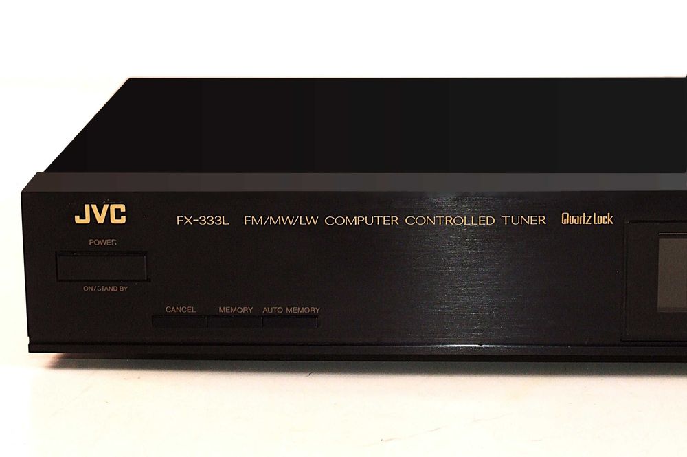 Tuner JVC FX-333L, 3 lungimi de unda, memoreaza 40 posturi, IMPECABIL estetic si functional