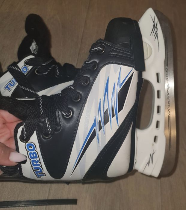 Продам коньки для мальчика и девочки