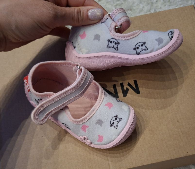 Пантофи на Кк и playshoes