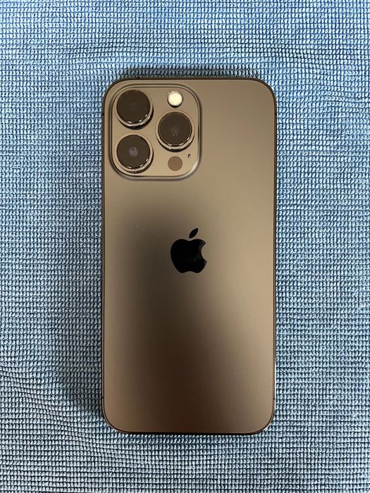 iPhone 13 Pro 256GB Graphite + 11 кейса