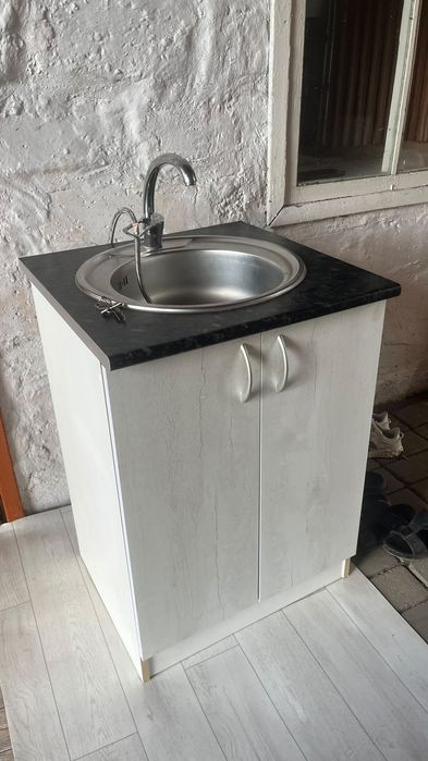 Продам тумбу с раковиной