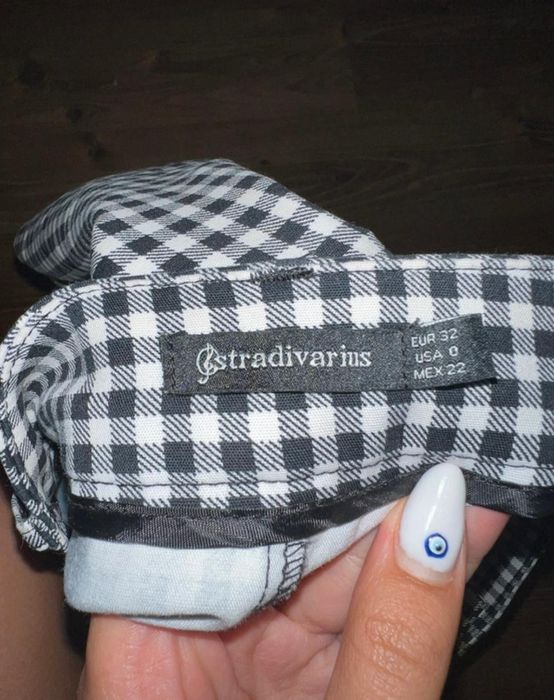 Pantaloni scurți Stradivarius