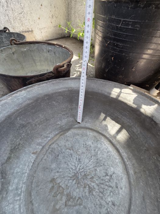 Медни менци и меден леген