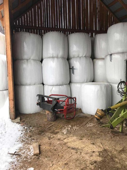 Baloți rotunzi de lucernă înfoliați si baloti rotunzi de fan (125*125)