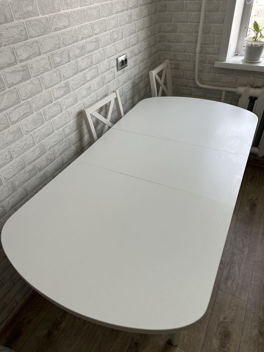 Продам кухонный стол