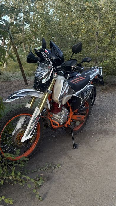 Продам мотоцикл Эндуро 300 кубов