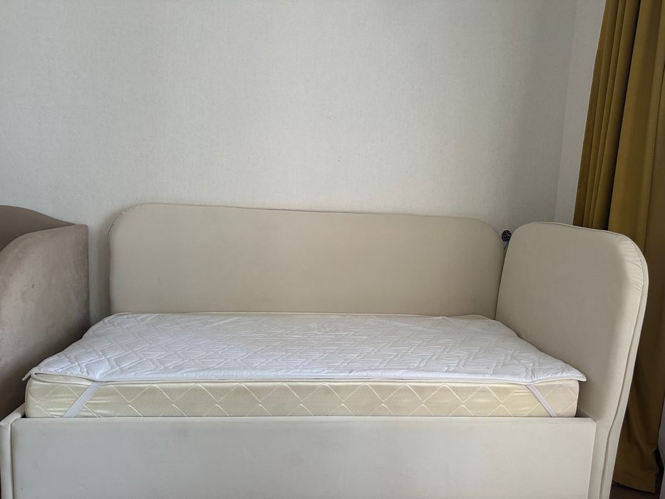 Продам  диван , кровати