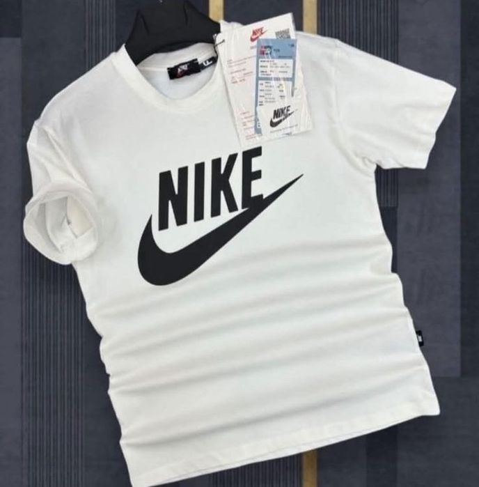 Налични мъжки тениски   Размери от С до 2ХЛ    Цена 28лв