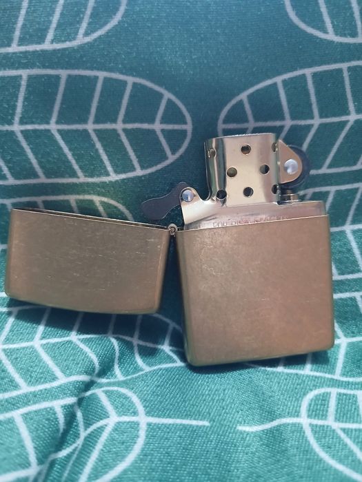 Bricheta Zippo nouă