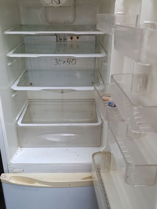 LG холодилниги сотилади