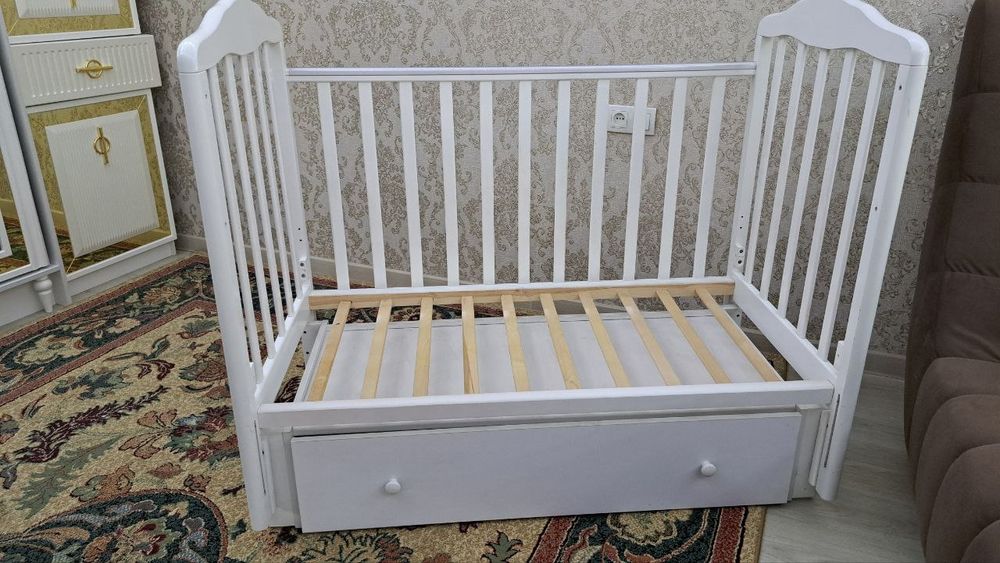 Детская кроватка маятник с ящиками. Комплект фул.
