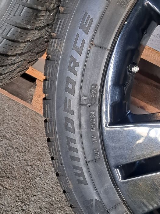 Продавам гуми с джанти 20цола