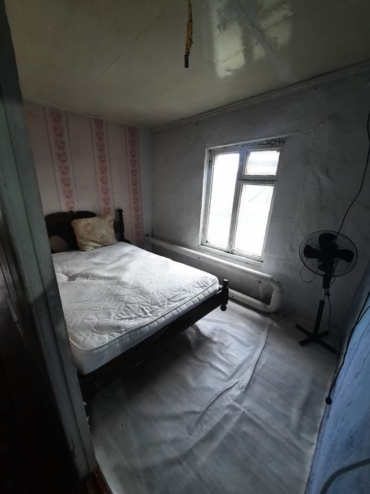 Сдается дом в рабочем вода в доме,баня,требует ремонта