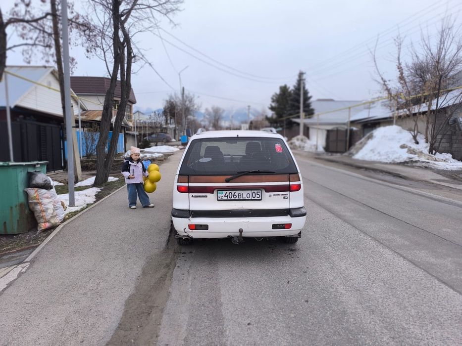 Митсубиси спес вагон