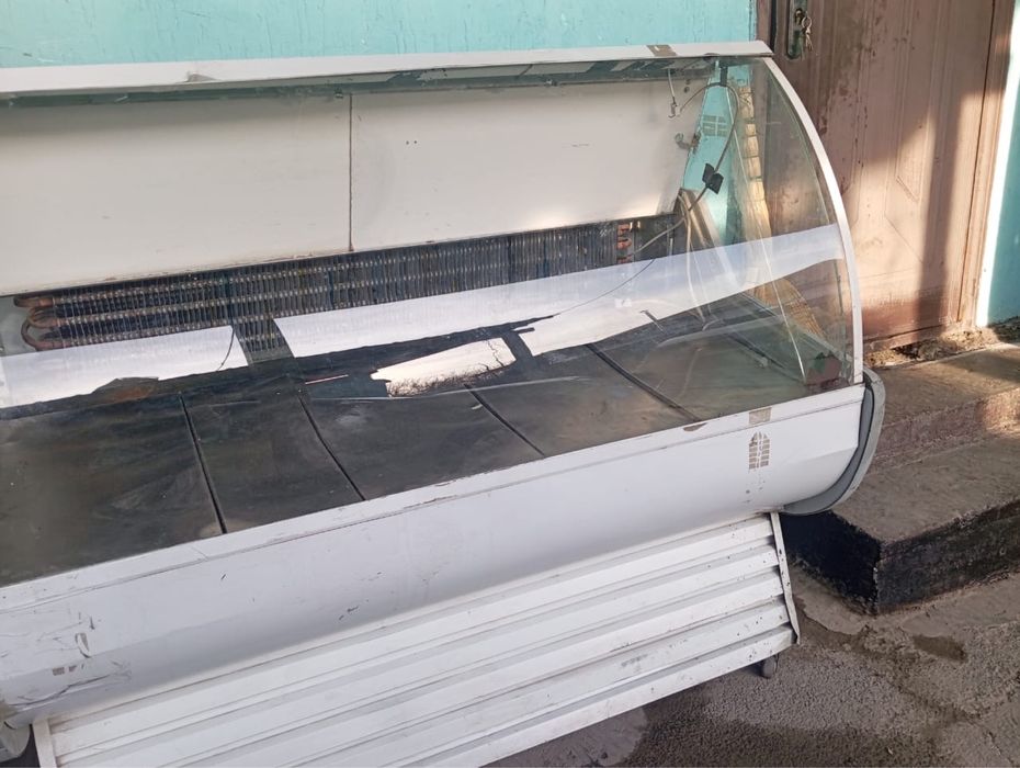 Продам ветринный холодильник