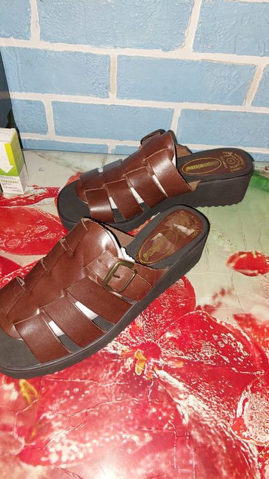 Продам женские шлепки