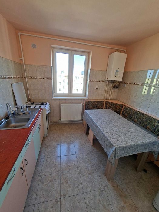 Închiriez apartament 3 camere zonă centrală