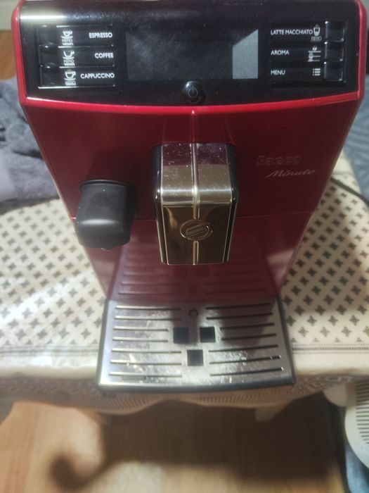 Saeco Minuto HD8867/12 – 1850W – Cappuccino – Latte Macchiato – complet funcțional