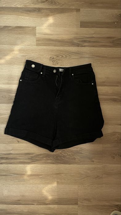 Черные женские шорты