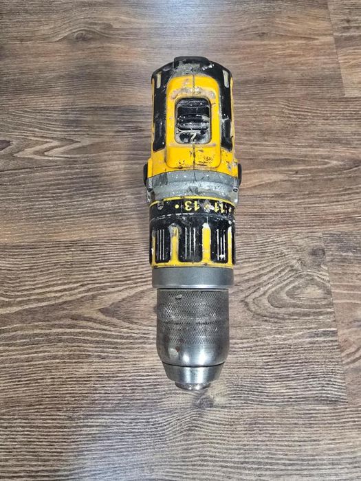 Masina de gaurit si insurubat Dewalt DCD795D -P-