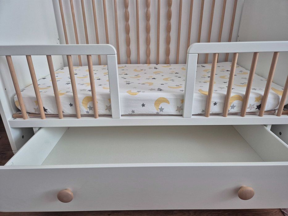 Pătuț Ikea Myllra alb, în stare foarte bună