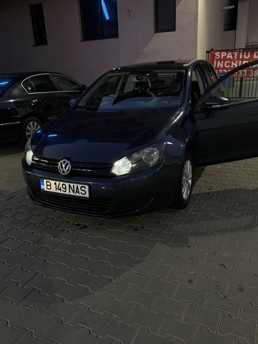 VOLKSWAGEN Golf 2012