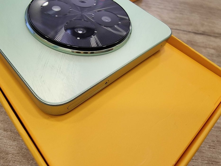 Телефон Realme 12 5G