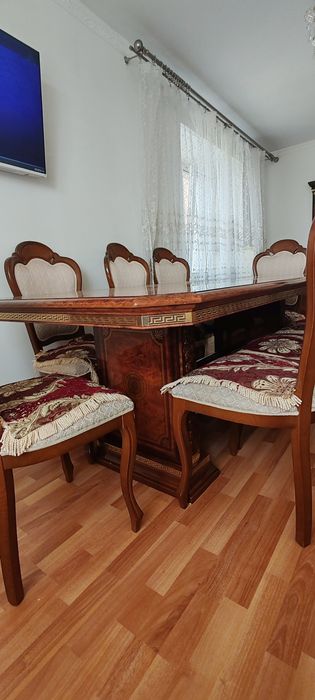 Продам итальянский стол со стульями