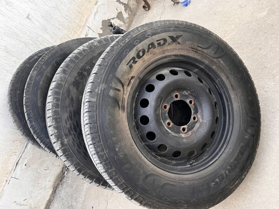 Toyota Hilux  Шина 265   65      17р.
