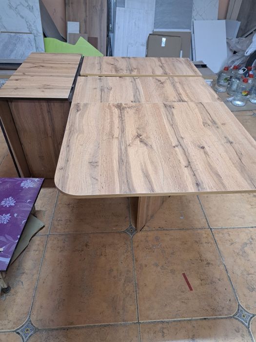 Продам стол книжку