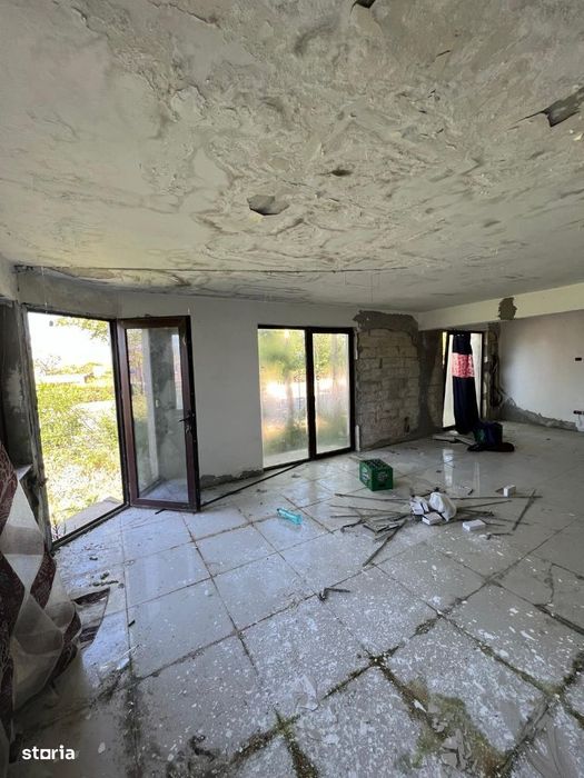 Vila Eforie Sud P+1+T 13 camere la 400m de mare
