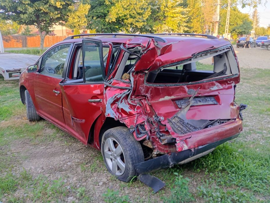 Dezmembrez Volkswagen VW Touran 1 [2003 - 2006] 1.9 tdi AVQ