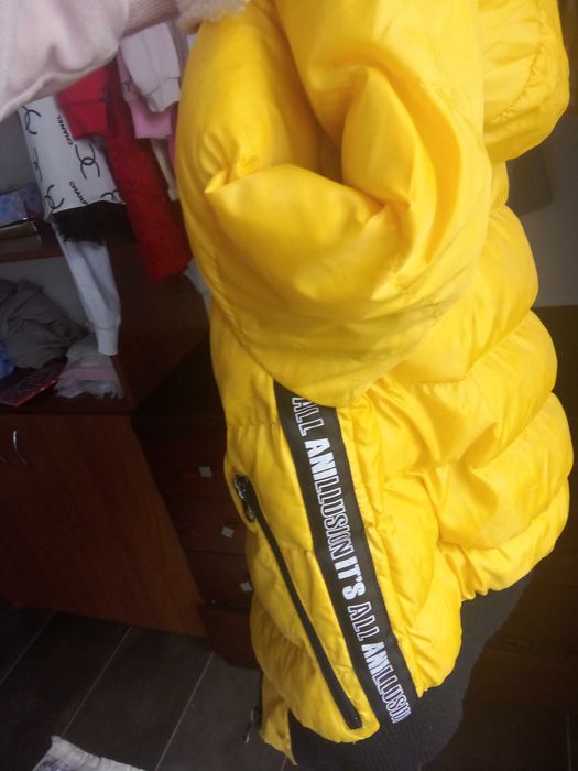 Яке момче 5-6 г.- 6 евро.