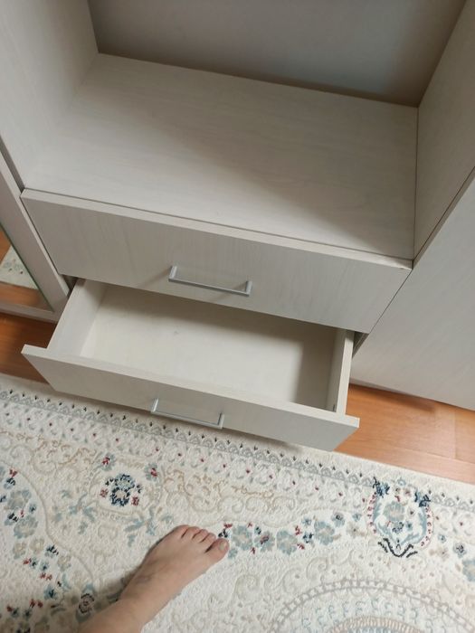 Шкаф для прихожей в хорошем качестве