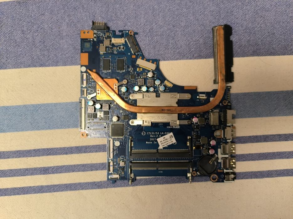 Лаптоп Дънни платки