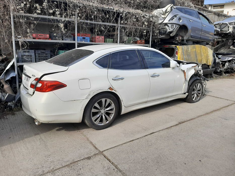 Infiniti M35h/Инфинити М35